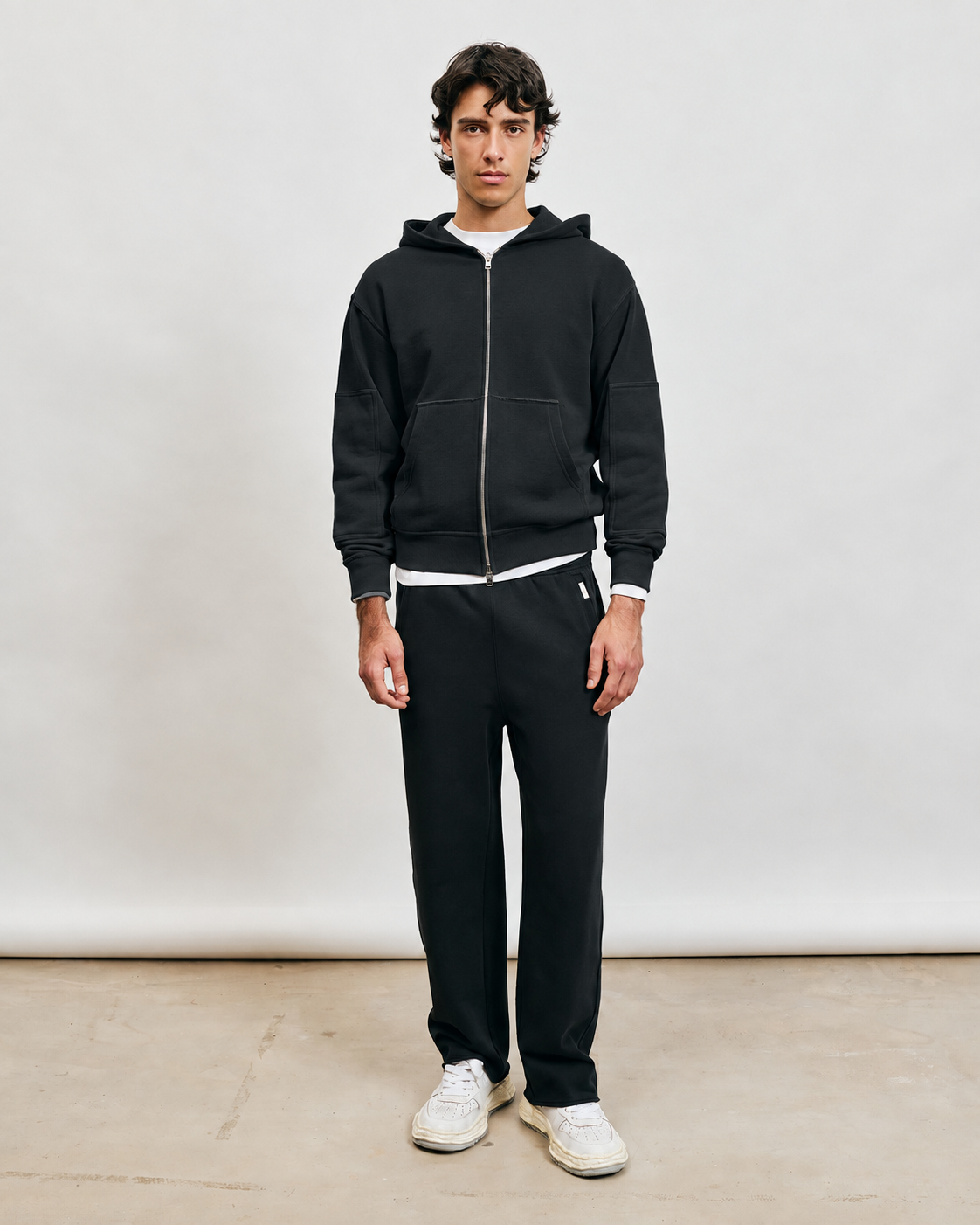 STRAIGHT-LEG SWEATPANT
