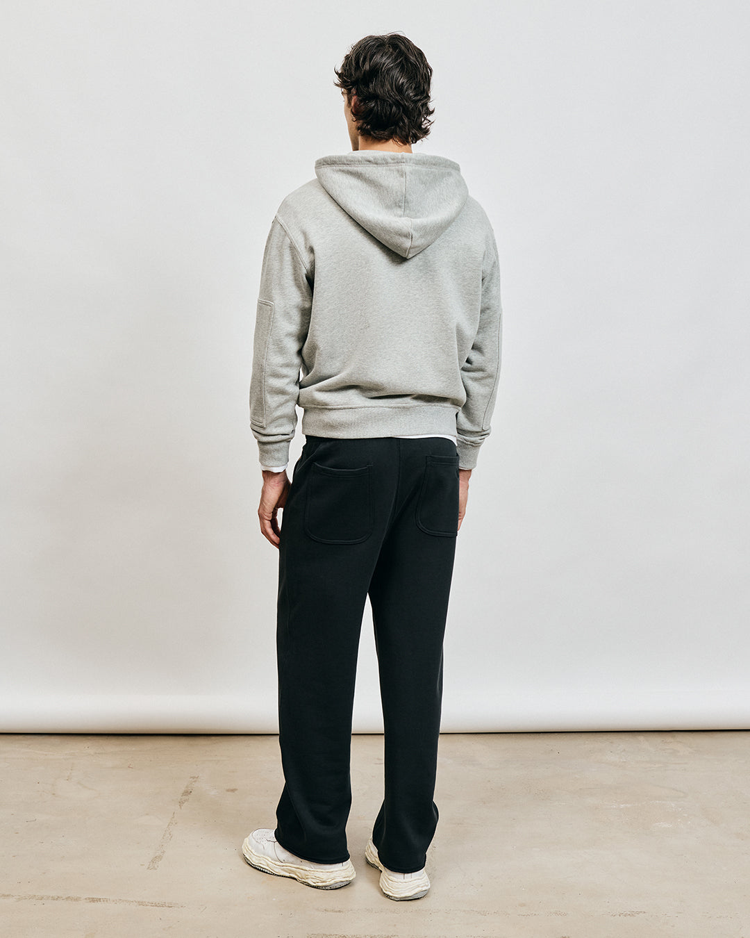 CORE CREWNECK SWEATER