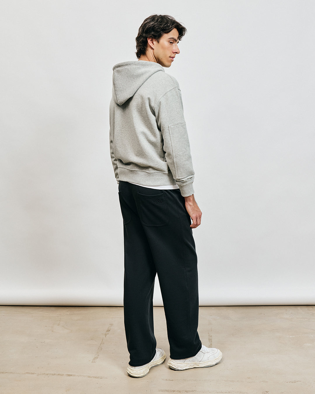 CORE CREWNECK SWEATER