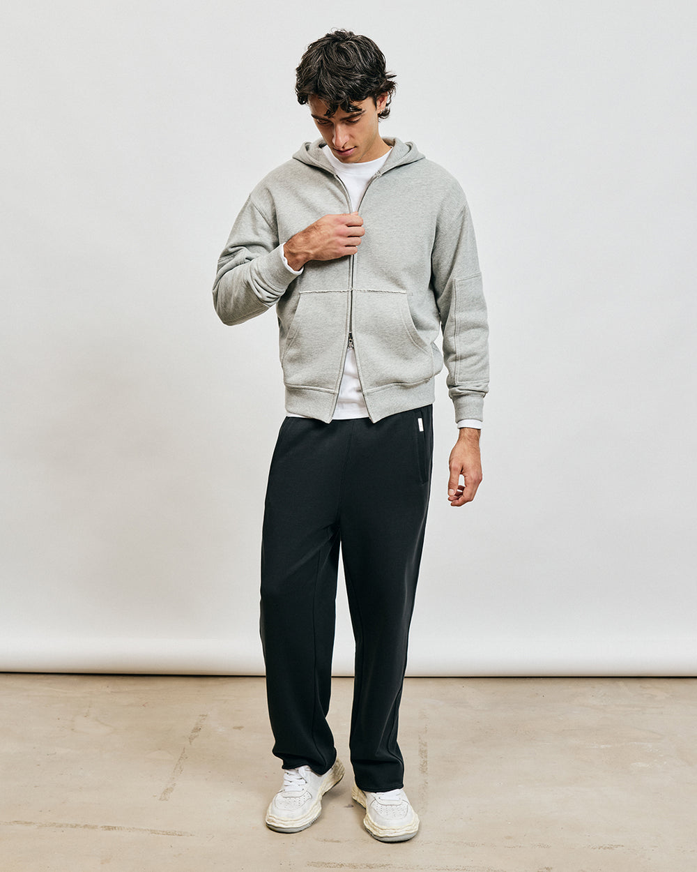 CORE CREWNECK SWEATER