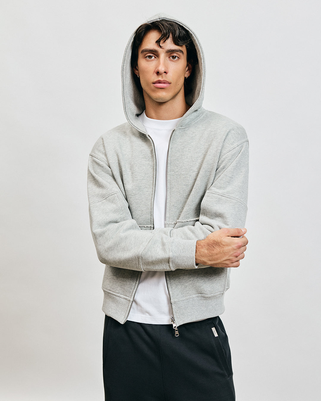 CORE CREWNECK SWEATER