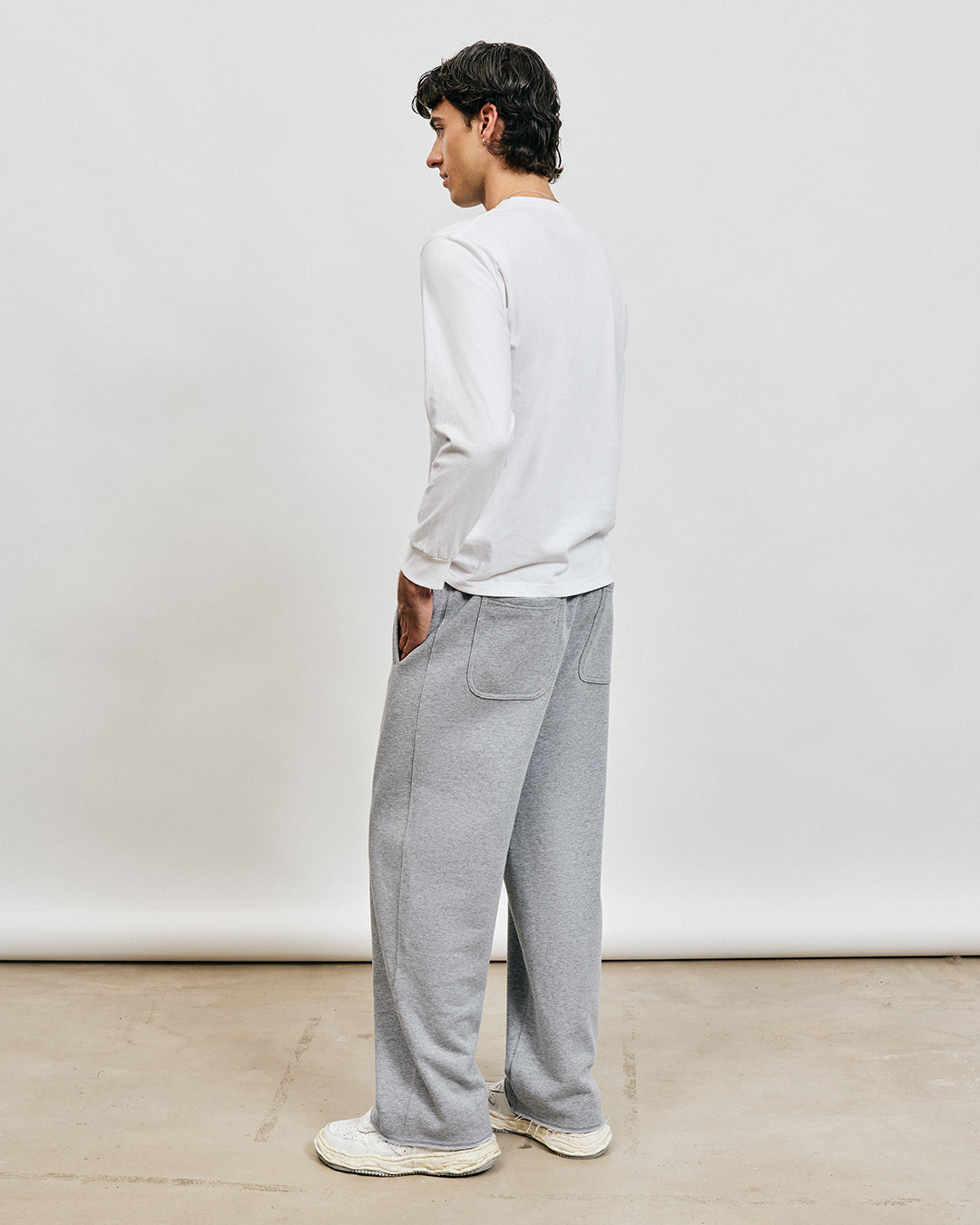 STRAIGHT-LEG SWEATPANT