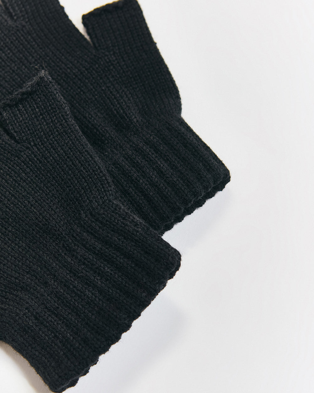 CUT WINTER GLOVES
