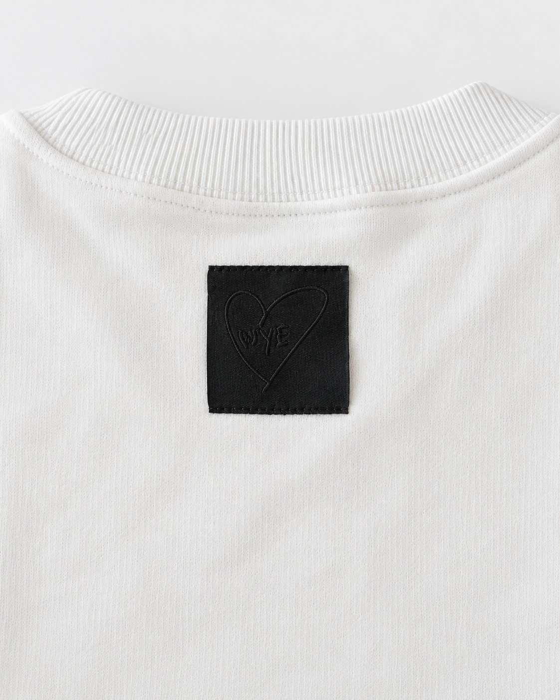 CORE CREWNECK SWEATER